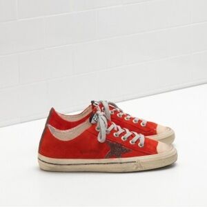 Golden Goose Women’s Red V Star 2 sneaker